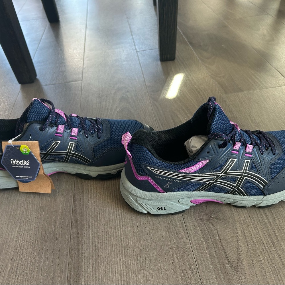 ASICS Women's Gel-Venture 8 - Navy and Pink size 10 women